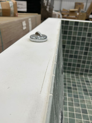 2m Square Tiled Skimmer Spa - untiled top edge, flange and piezo button detail